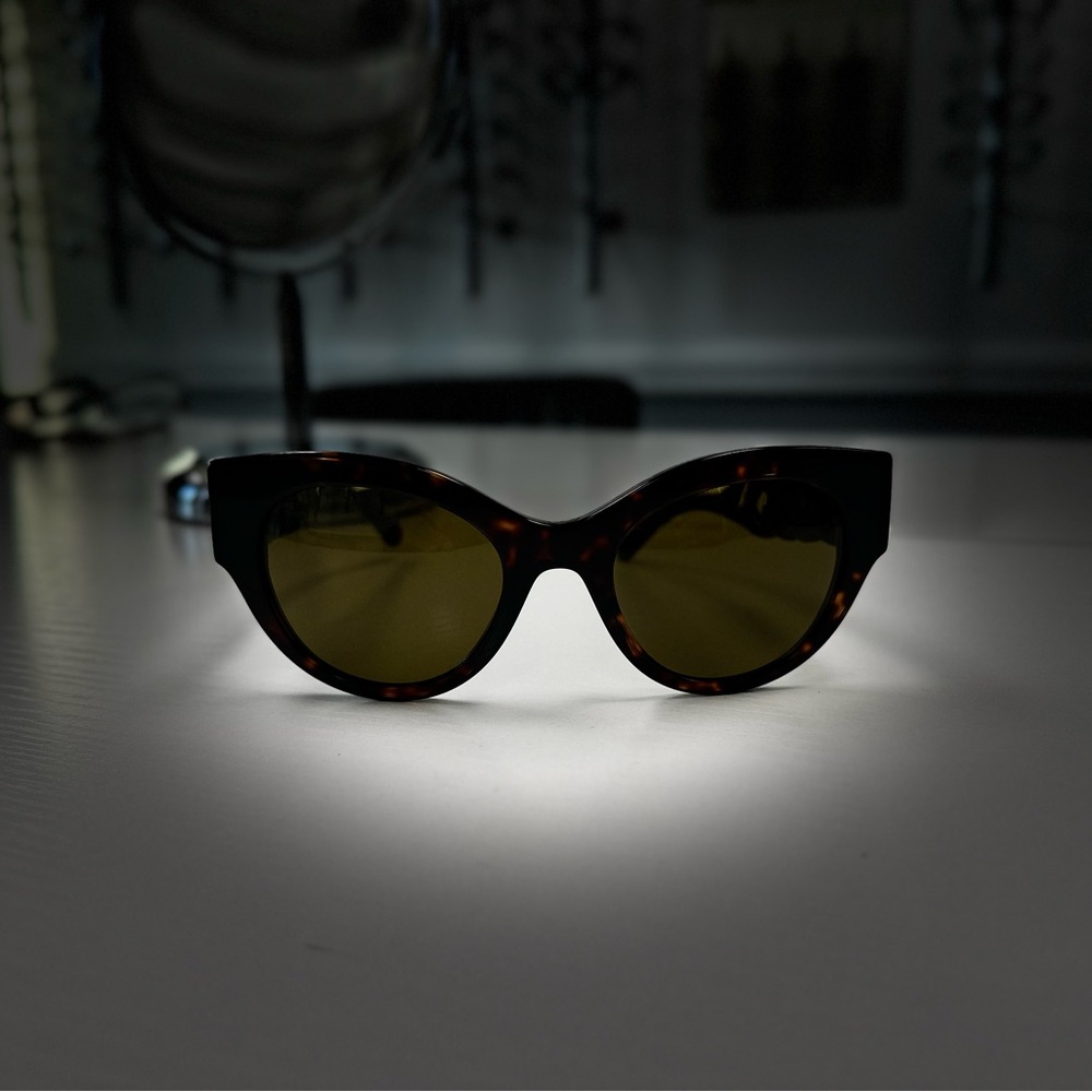 Women’s Versace Stylish Tortoise Shell Sunglasses… - image 1